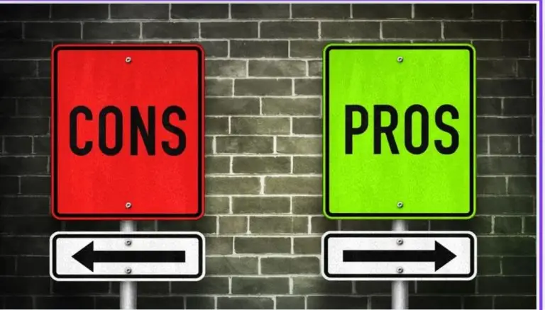 Two signs against a brick wall: a red “CONS” sign with arrow and a green “PROS” sign with arrow — representing evaluation of accredited training courses.